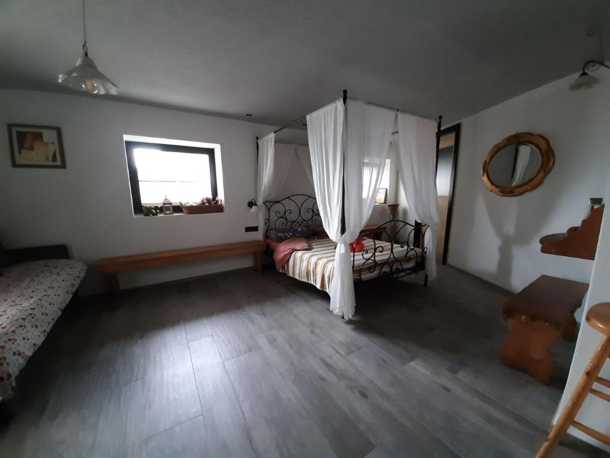 Haus Fels Bed and Breakfast Sluderno Eksteriør billede